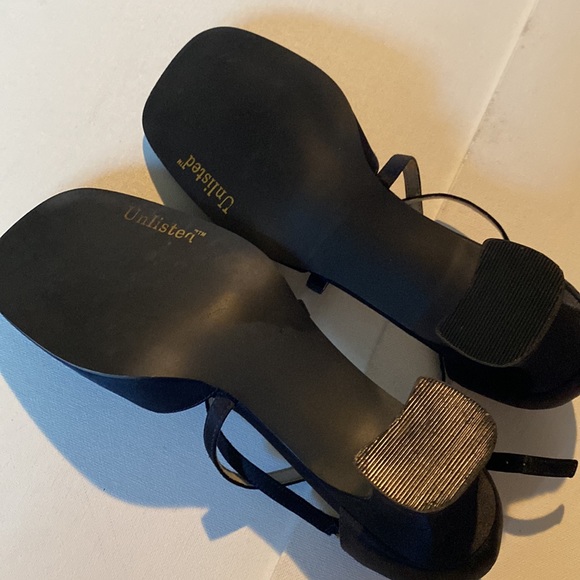 NWOT Unlisted Navy Blue Chunky Heel Shoes - Picture 5 of 7